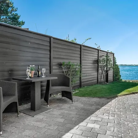 Stilla - 150m From The Sea By Interhome *