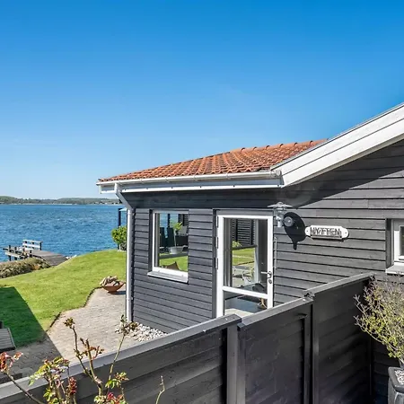 Stilla - 150m From The Sea By Interhome *