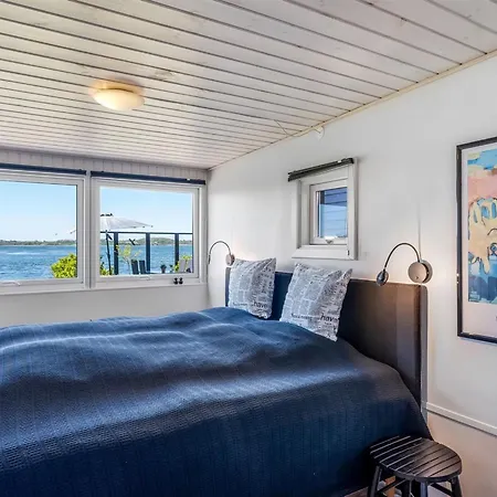 Stilla - 150m From The Sea By Interhome