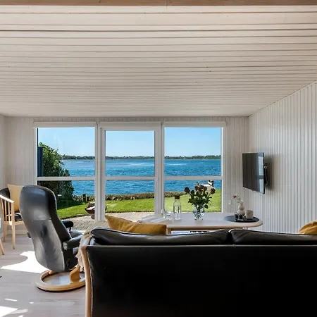 Vakantiehuis Stilla - 150m From The Sea By Interhome *